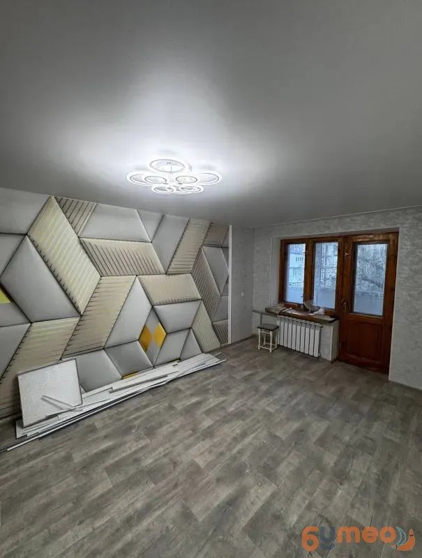Продам 2- к квартиру в самом центре Луганска