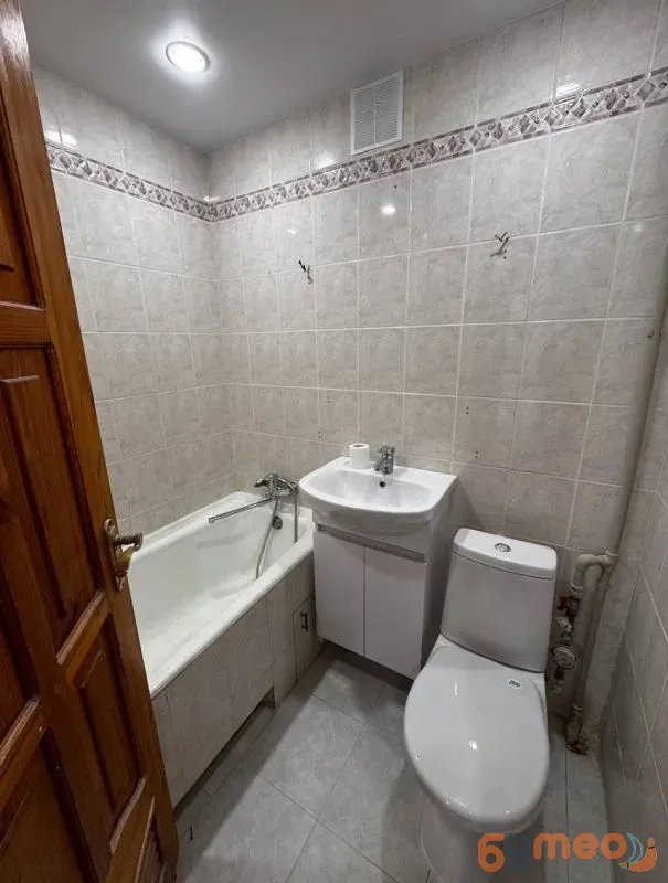 Продам 2- к квартиру в самом центре Луганска