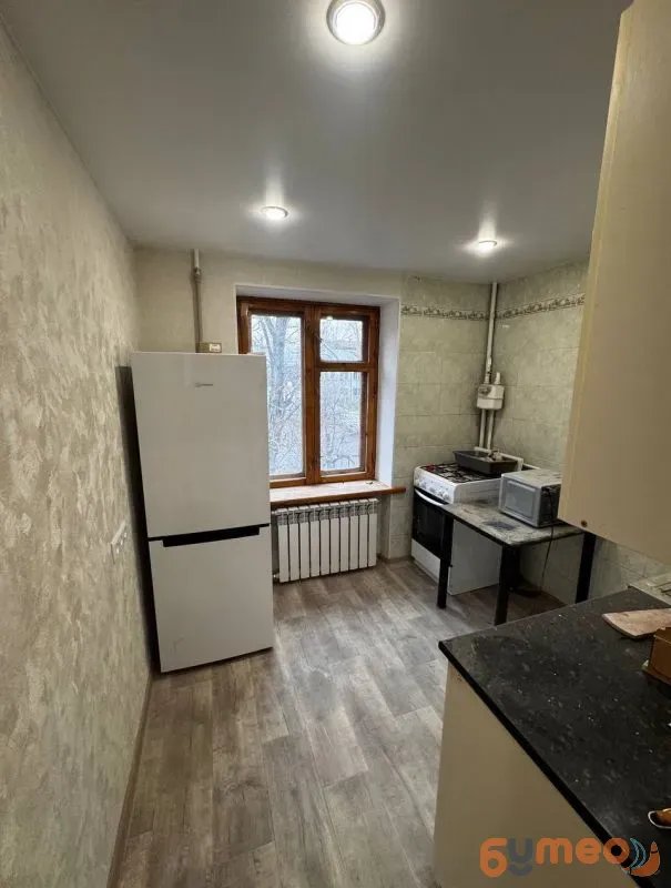 Продам 2- к квартиру в самом центре Луганска