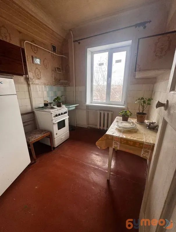 Продам 4-к квартиру