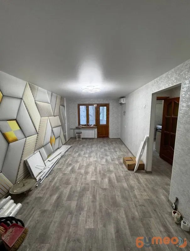 Продам 2- к квартиру в самом центре Луганска