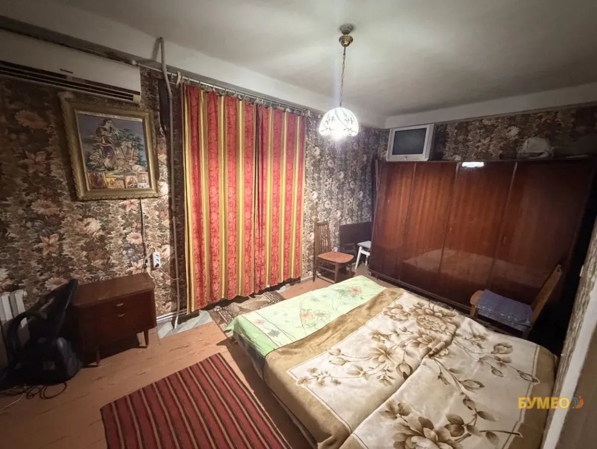 Продам 2- к квартиру на кв. Ватутина с автономным