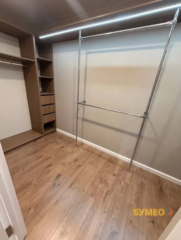 Продам 2- к квартиру в центре Луганска с евро рем