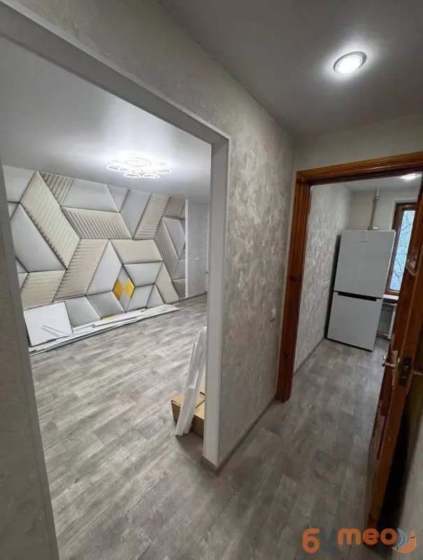 Продам 2- к квартиру в самом центре Луганска
