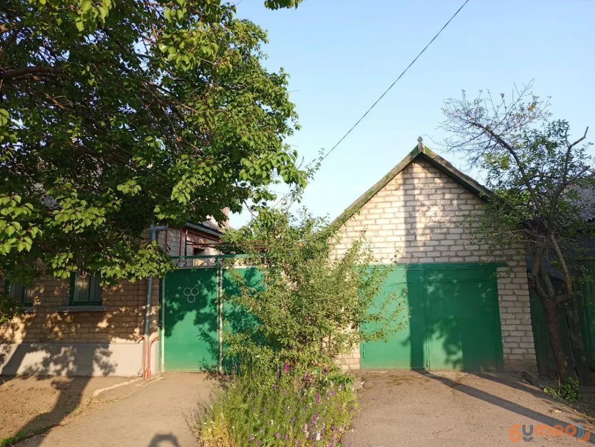 Продам часть дома и флигель