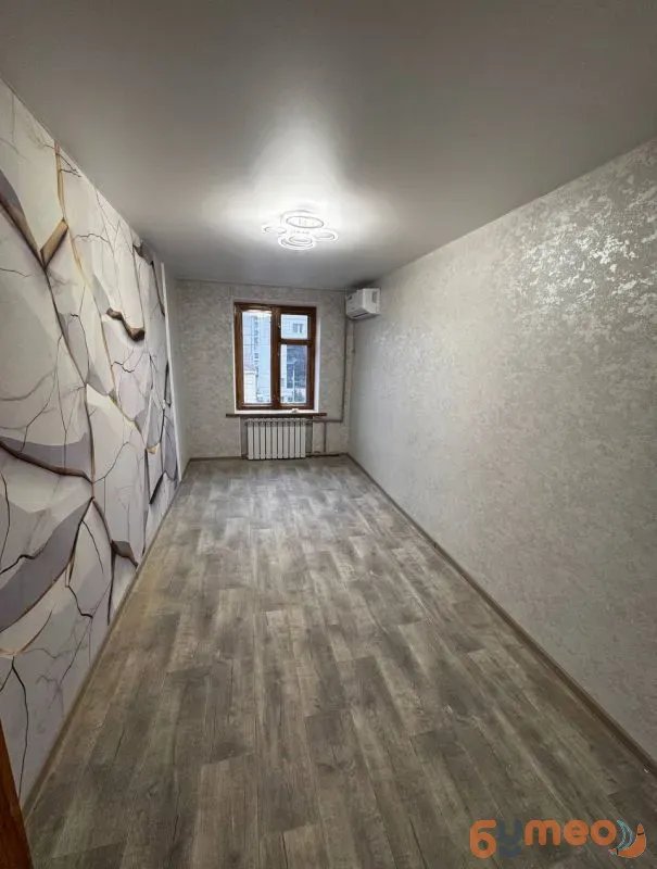 Продам 2- к квартиру в самом центре Луганска